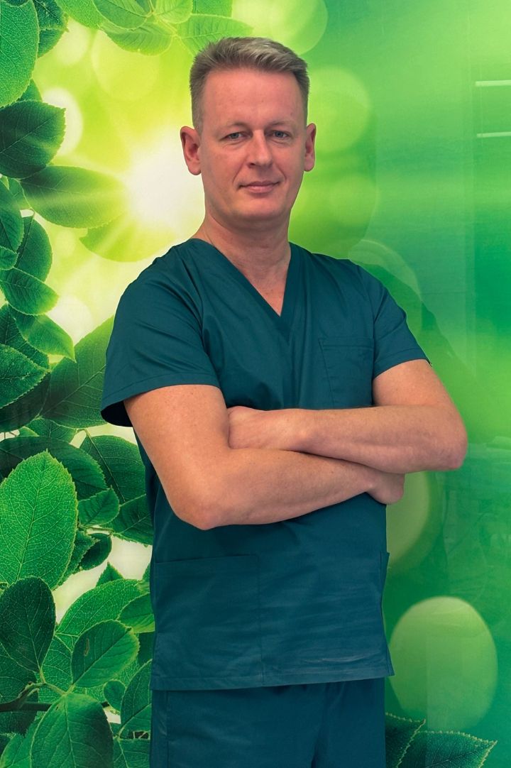Dr. Zoltán Kovács - Leitender Prothetiker | Konservierender Zahnarzt und Prothetiker, Zahnarzt für Digitale Planung, Specialist für Ästhetik